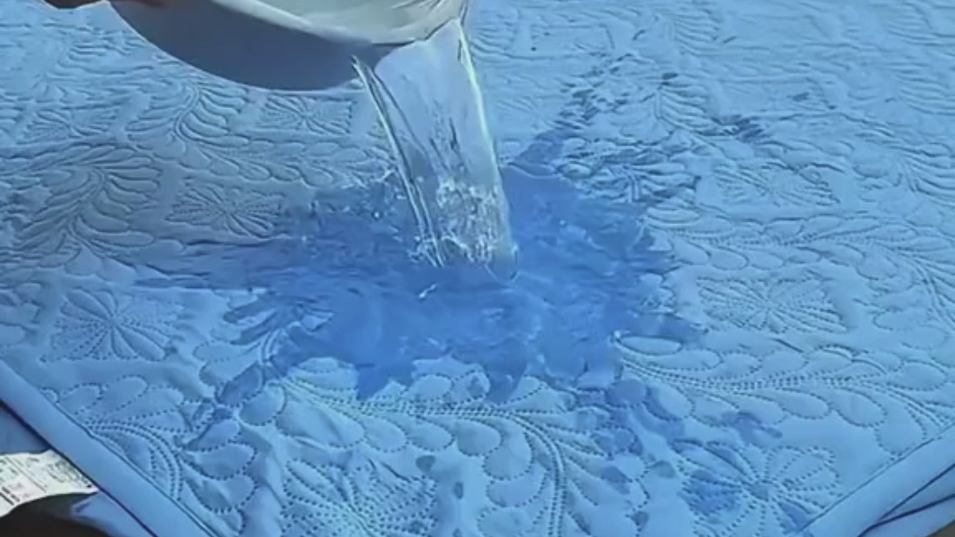Carica il video: 